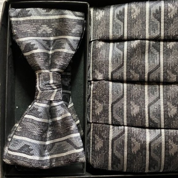 Vintage 100% Silk Bowtie and Cummberbund - Picture 4 of 12